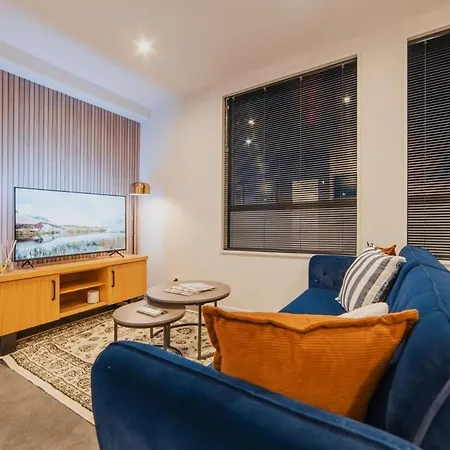 Cashel Grandeur - Luxurious 4-Bedroom Home